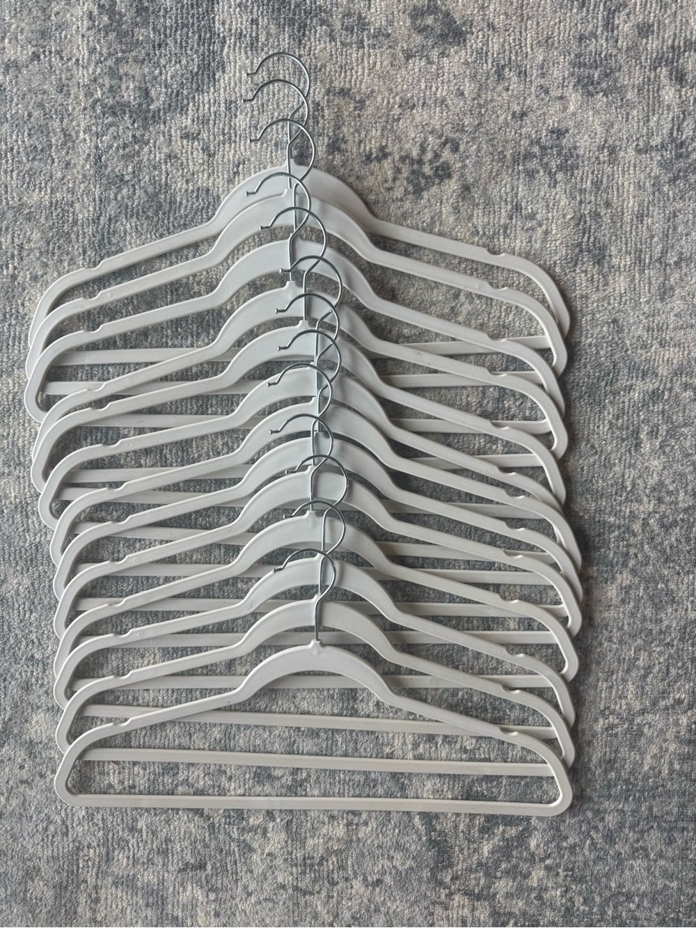 13 Plastic Formed Sturdy Hangers